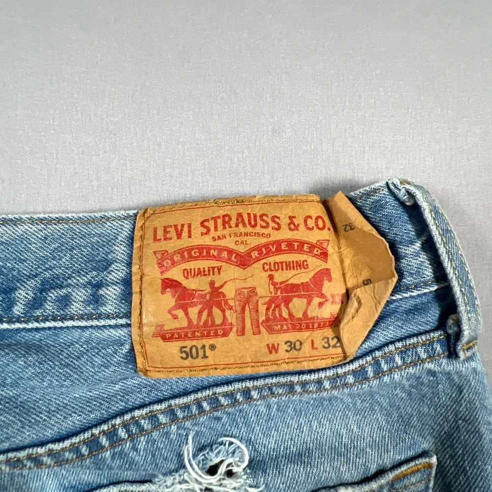 Levi's 501 Jeans Men 30x32 Blue Denim Cotton Medium Wash Distressed Straight Leg